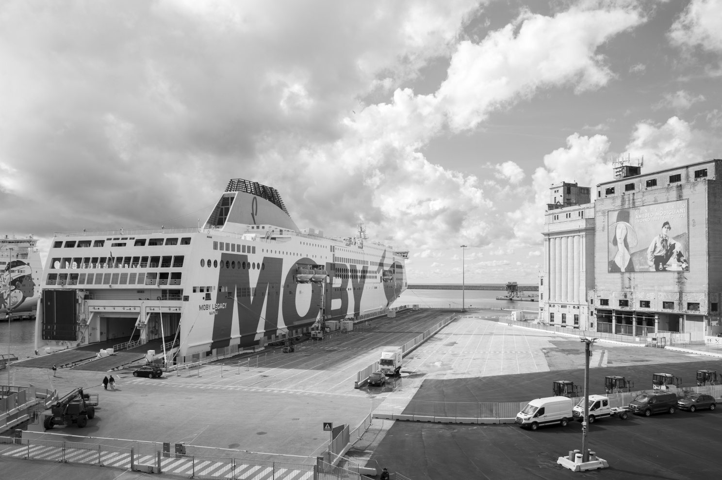 43&deg;33'36"N 10&deg;19'1"E Livorno harbour landscape, 2024