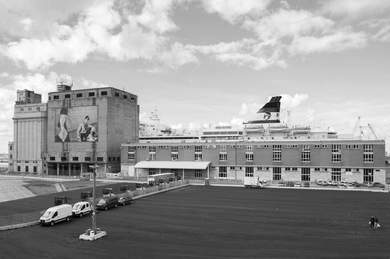 43&deg;33'36"N 10&deg;19'1"E Livorno harbour landscape, 2024